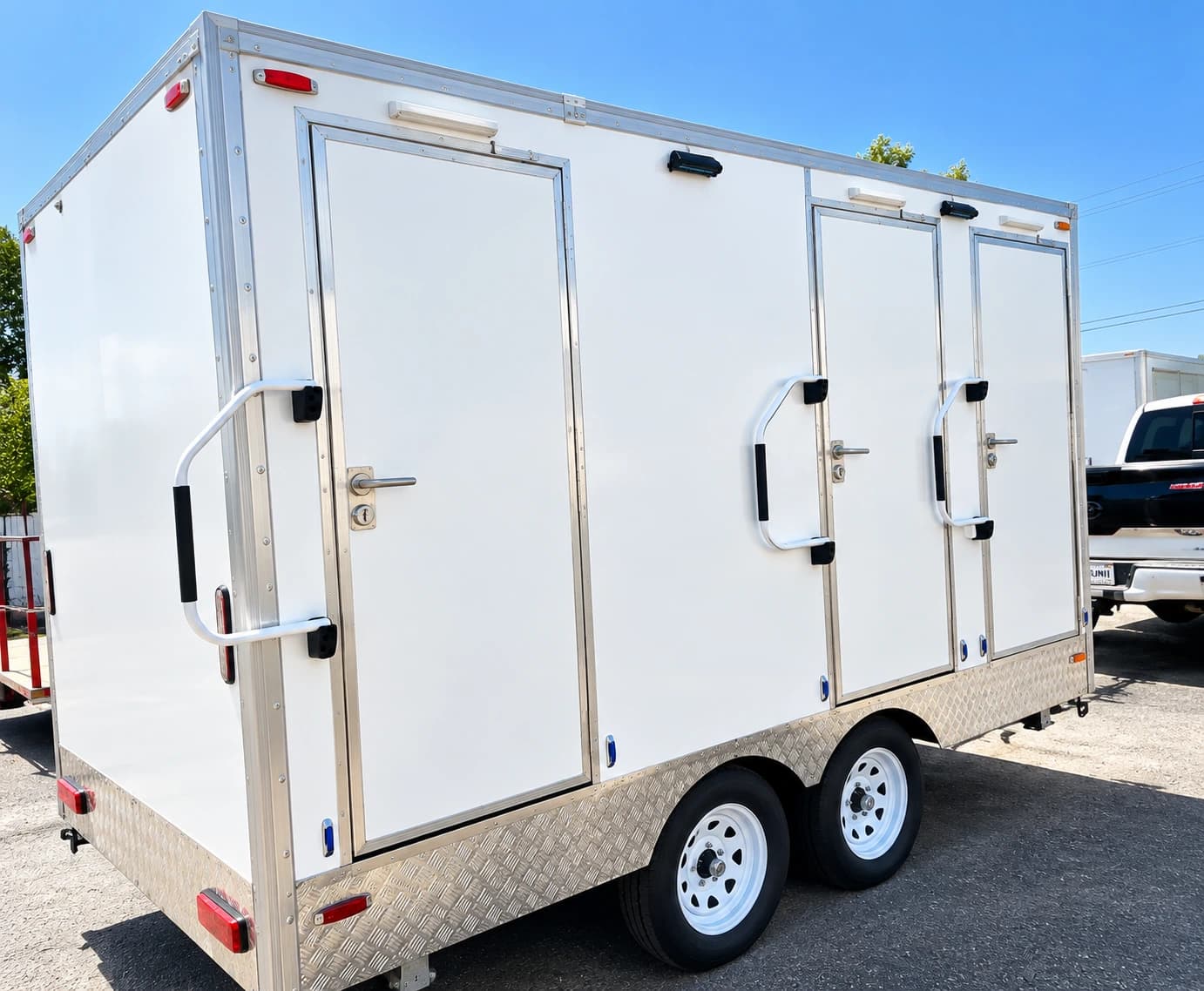 Luxury shower restroom trailer side view
