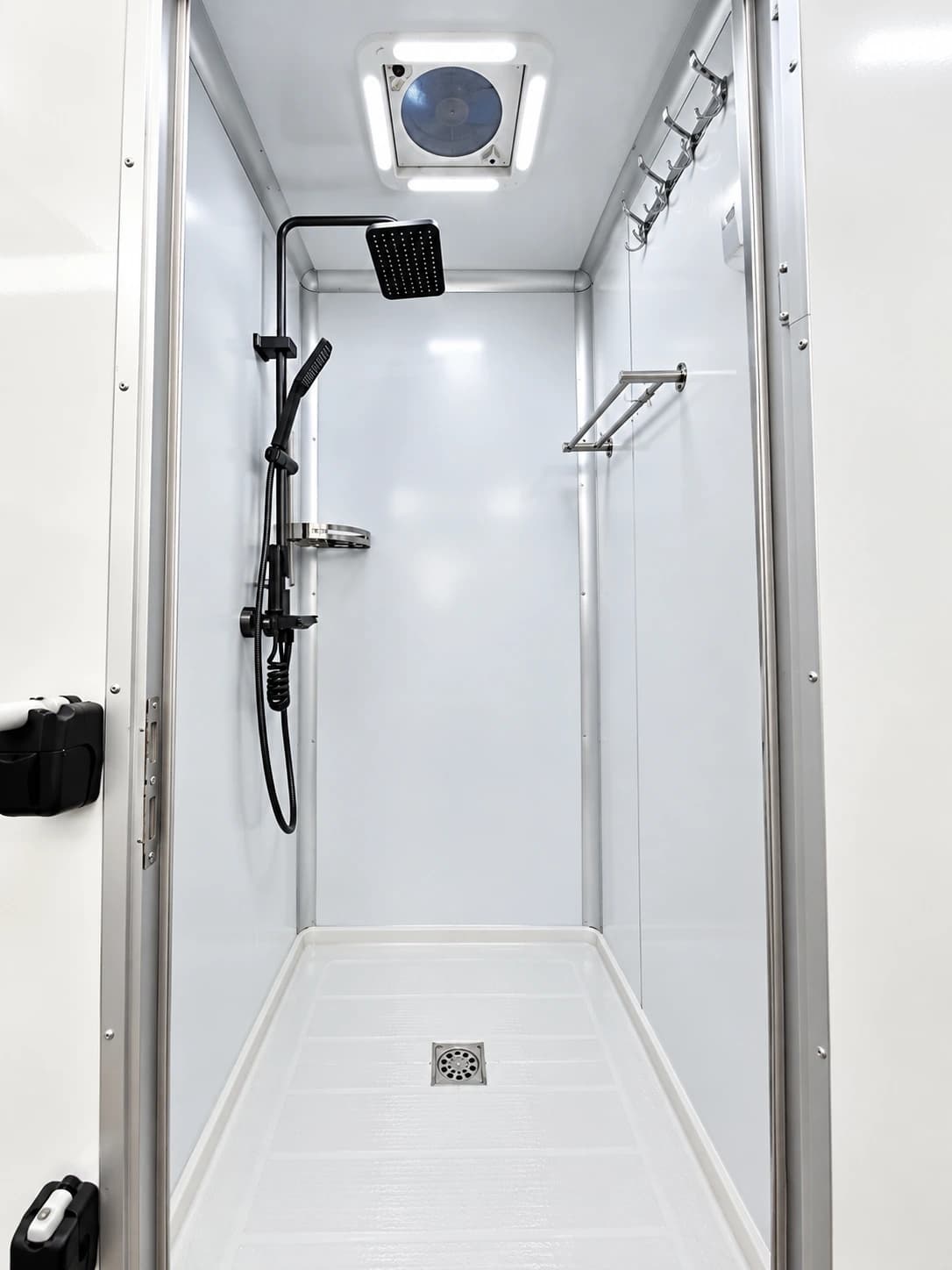 Mobile shower trailer wash station
